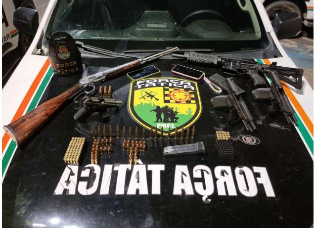 Dupla é presa em posse de cinco armas, granadas e 132 munições em Sobral