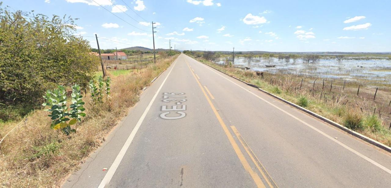 Pai e filha ficam feridos após sofrer acidente de trânsito no Distrito do Barro Alto, em Iguatu