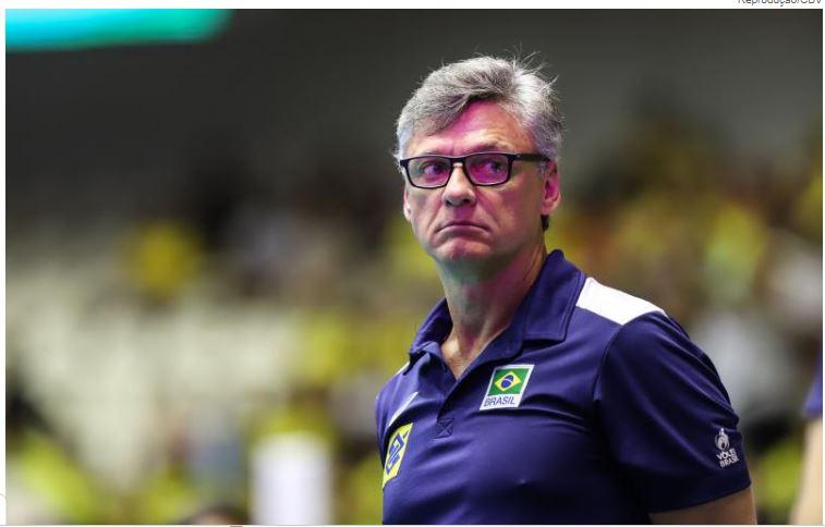 Renan Dal Zotto pede demissão da seleção masculina de vôlei após classificação para as Olimpíadas