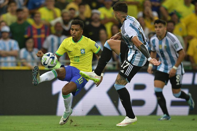 Brasil perde para a Argentina e amarga 1ª derrota em casa na história das Eliminatórias