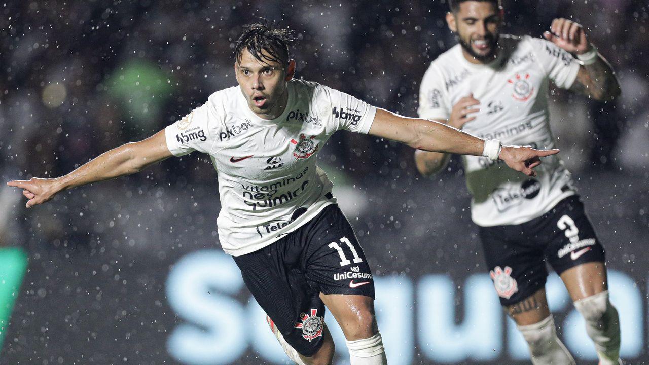 Corinthians vence Vasco de virada em São Januário e complica adversário na luta contra o rebaixamento