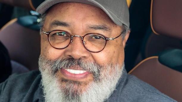 Jorge Aragão celebra fim de linfoma, nova canção com Djonga e EP comemorativo de 40 anos de carreira