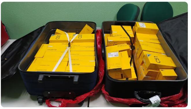 Polícia apreende 170 celulares em bagagem de passageiro que voltava de São Paulo para Jericoacoara, ao interior do Ceará