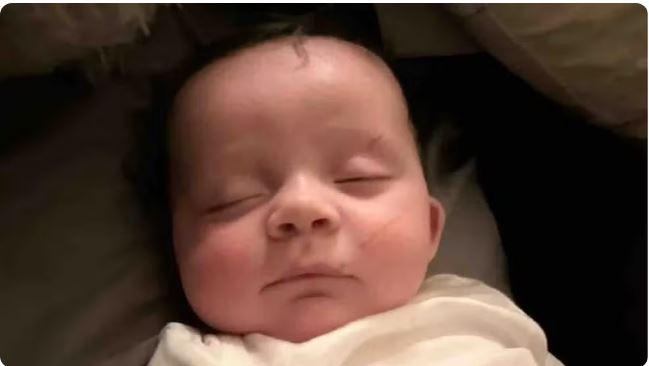 Bebê de quatro meses é encontrado vivo em árvore após tornado nos EUA