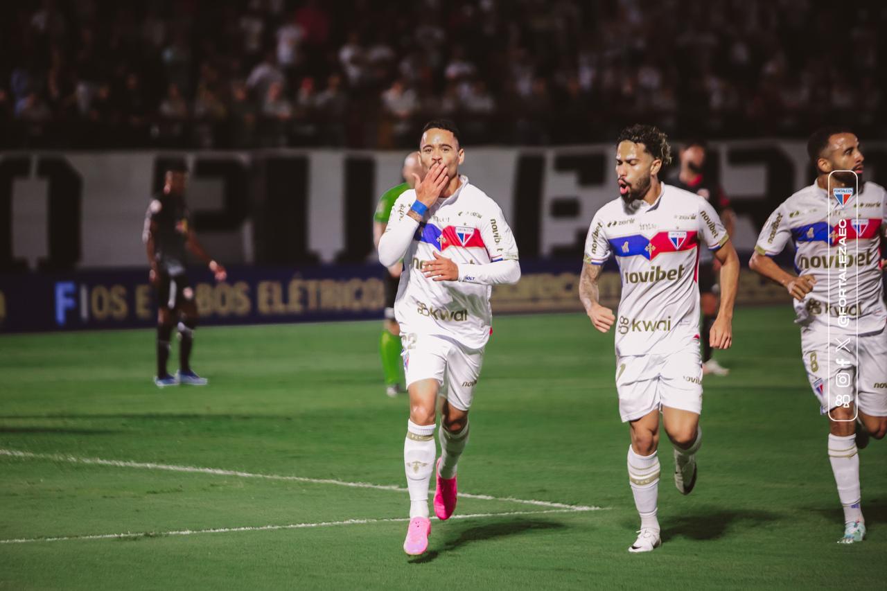 Fortaleza supera Bragantino, volta a vencer após 9 jogos na Série A e garante permanência