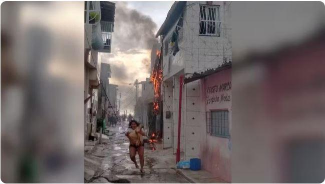 Mulher resgata cachorro e foge de incêndio em fiação em Fortaleza