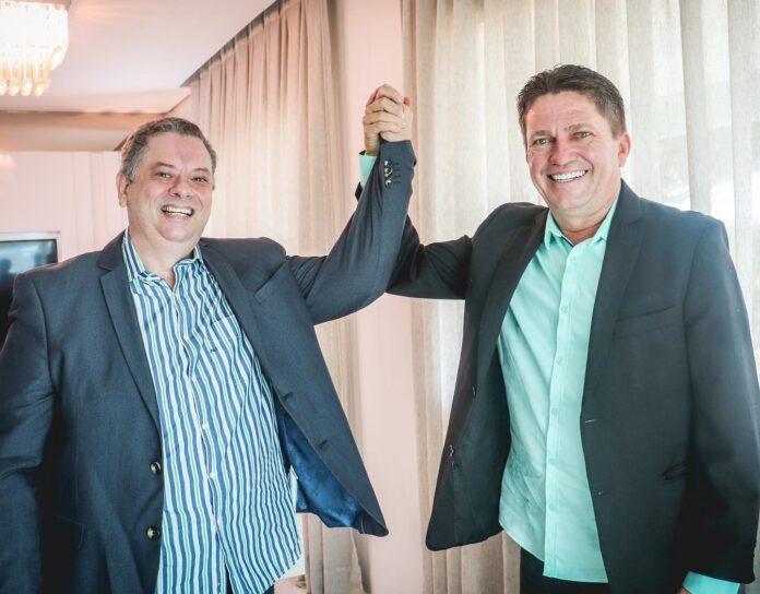 Após um ano afastados, prefeito e vice de Iguatu voltam ao cargo por decisão de Alexandre de Moraes