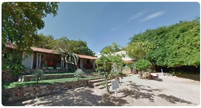 Casal de turistas é expulso de bar após homem agredir a esposa em Jericoacoara, no Ceará