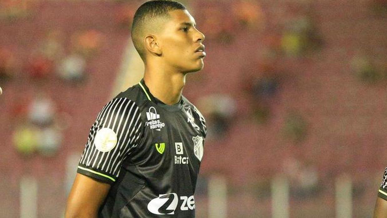 Justiça bloqueia 40% do pagamento da parcela que o Bahia faria ao Ceará pela venda de Marcos Victor