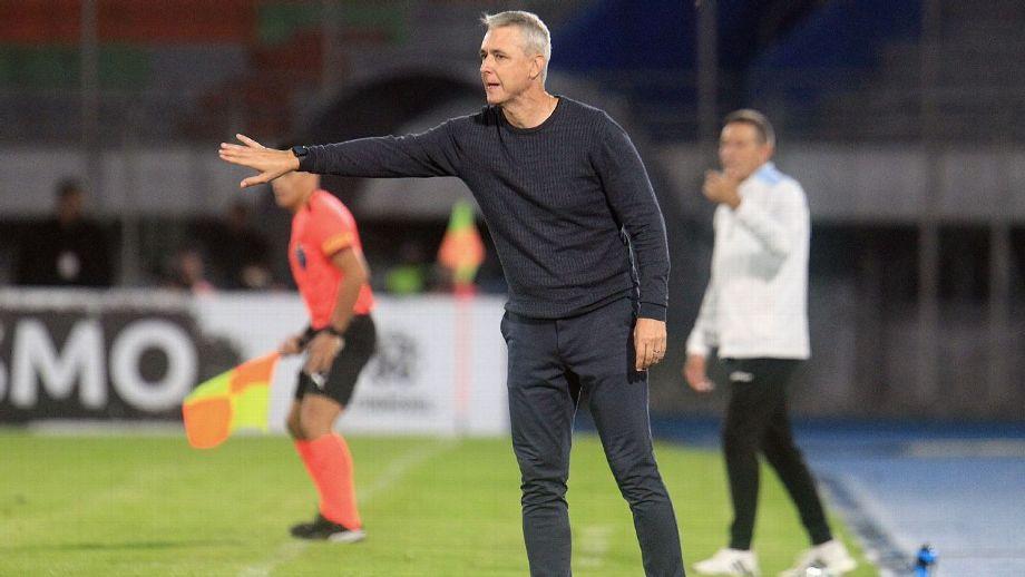 Botafogo demite o técnico Tiago Nunes