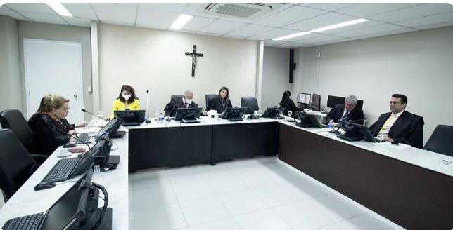Homem é condenado a 12 anos de prisão por matar amigo com quem mantinha relacionamento amoroso secreto em Mombaça no Ceará