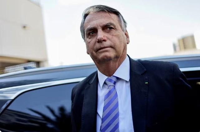 Passaporte de Bolsonaro é apreendido pela PF, diz defesa do ex-presidente