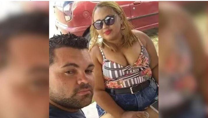 Casal morre eletrocutado ao fixar prego e acertar fiação elétrica; mulher tentou ajudar marido