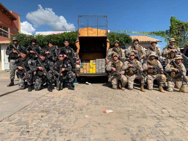 Operação conjunta da PMCE, PMPB e PRF resulta na prisão de homem com mais de 100 kg de entorpecentes em Iguatu