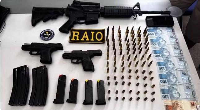 Fuzil, pistolas e munição são apreendidos pela polícia em Iguatu no Ceará