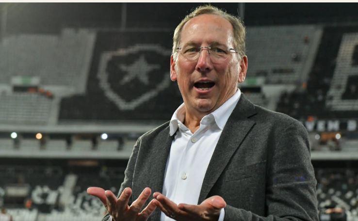 John Textor dono do Botafogo é suspenso, multado e pode sofrer mais punições do STJD