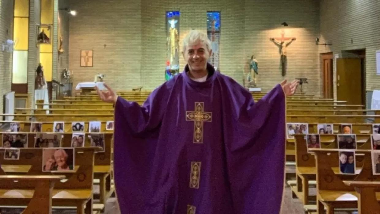 Padre de 60 anos morre dias após ter roupa queimada por vela durante Vigília Pascal, na Espanha