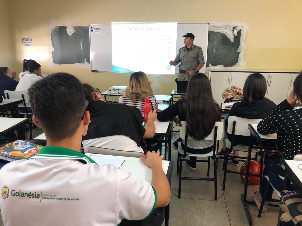 Aluna denuncia o próprio irmão por estupro após assistir palestra de policiais em escola de Viçosa do Ceará