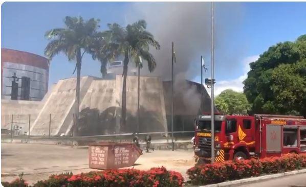 Incêndio atinge Assembleia Legislativa do Ceará