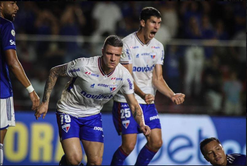 Em duelo de G-4, Fortaleza bate o Cruzeiro em jogão em Cariacica (ES)