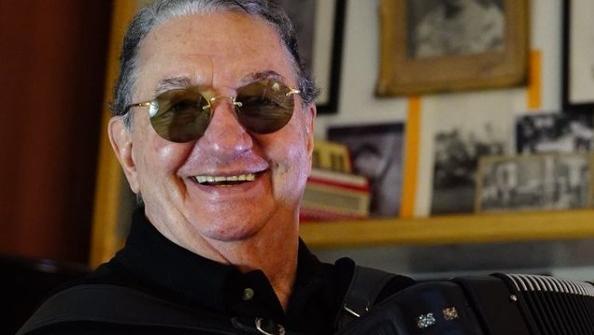 Morre Caçulinha, músico do Domingão do Faustão, aos 86