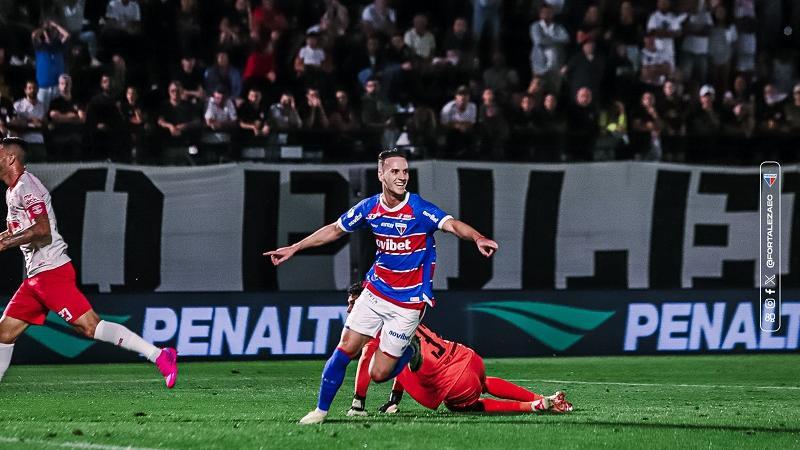 Novo líder! Fortaleza vence Bragantino e assume ponta da tabela do Brasileirão