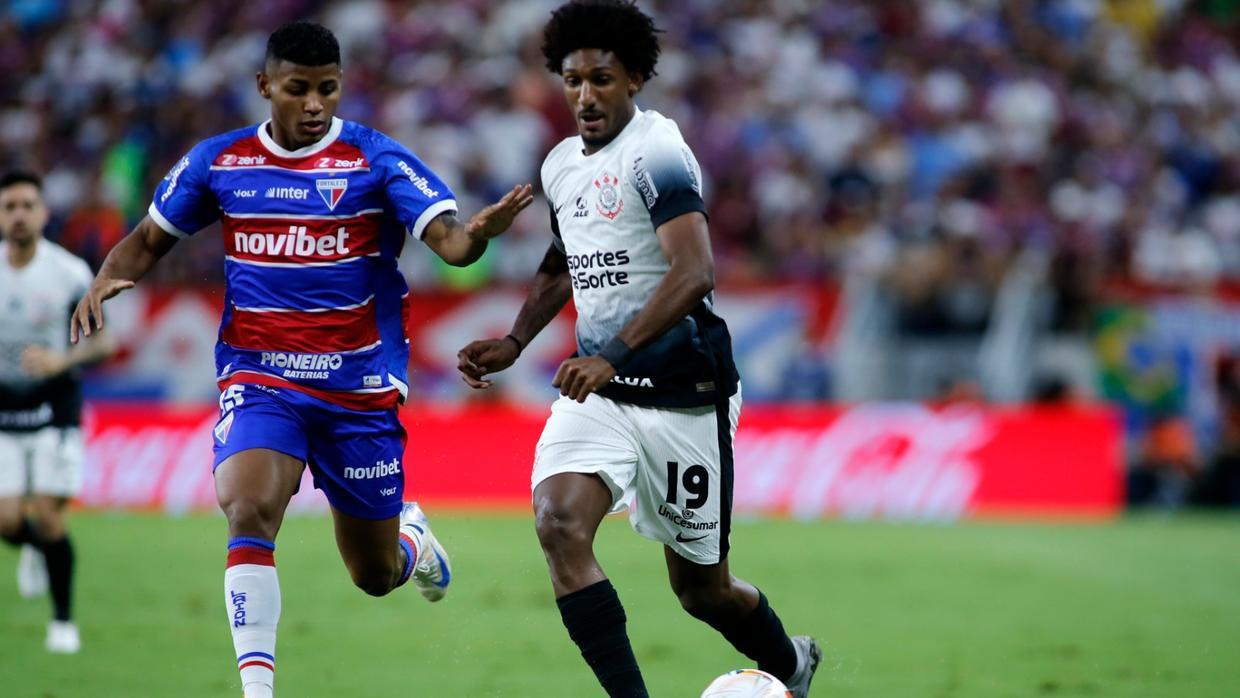 Fortaleza perde para o Corinthians por 2 a 0 no Castelão e se complica na Sul-Americana