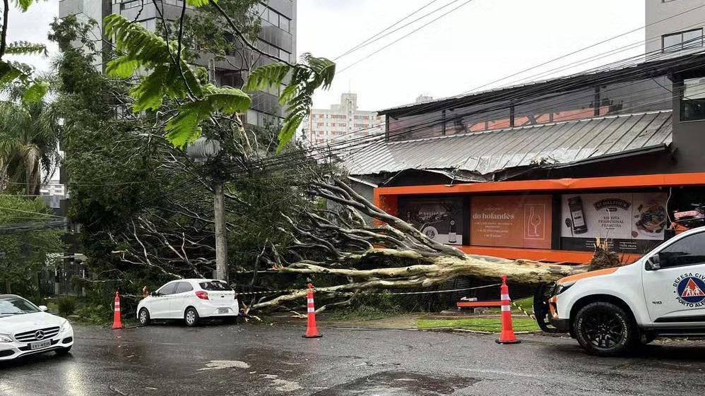 Ciclone extratropical causa ventos acima de 100 km/h e deixa estragos no Rio Grande do Sul
