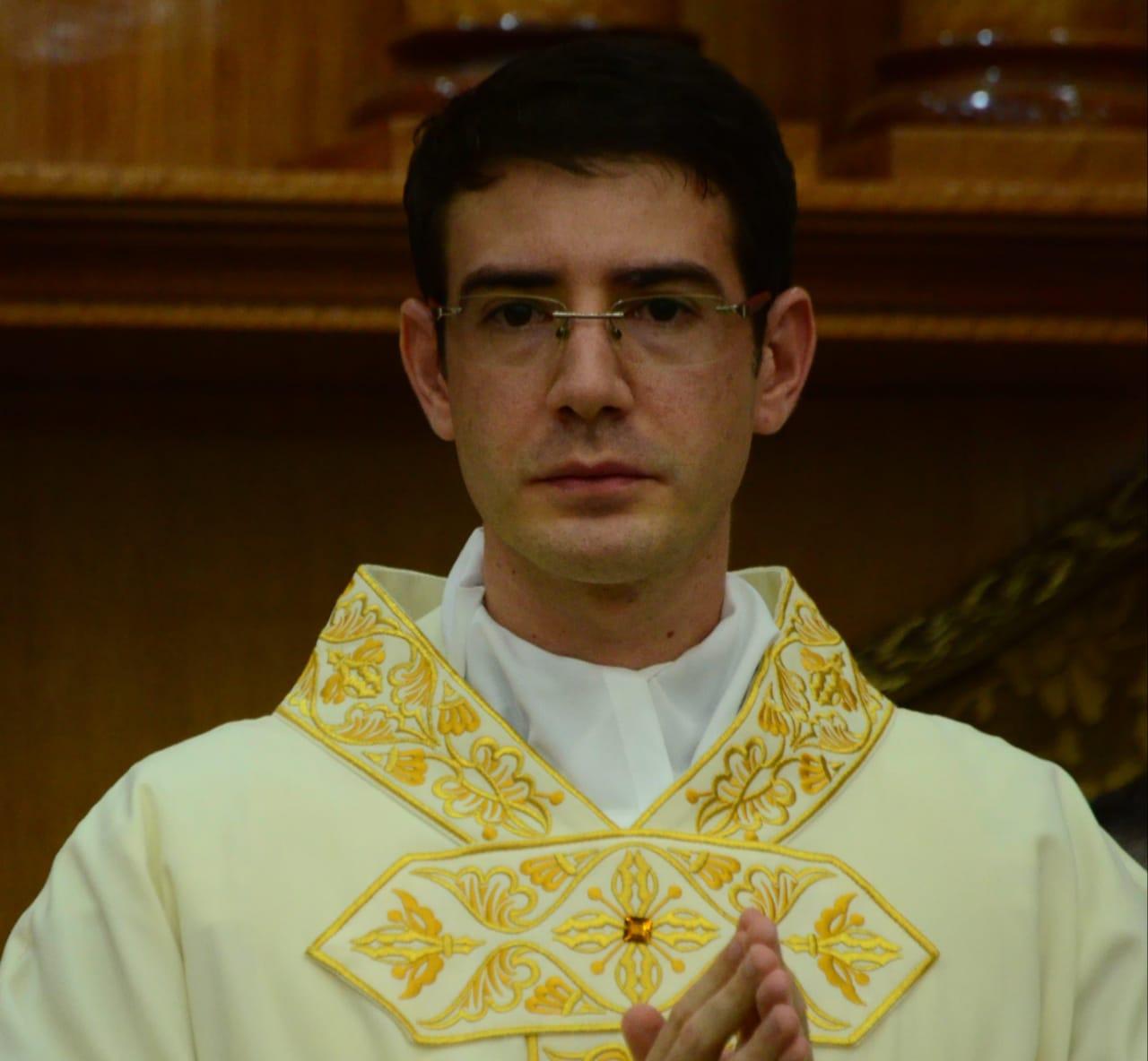 Padre Henrique Teixeira é empossado como novo pároco da Paróquia Senhora Sant’Ana em Iguatu