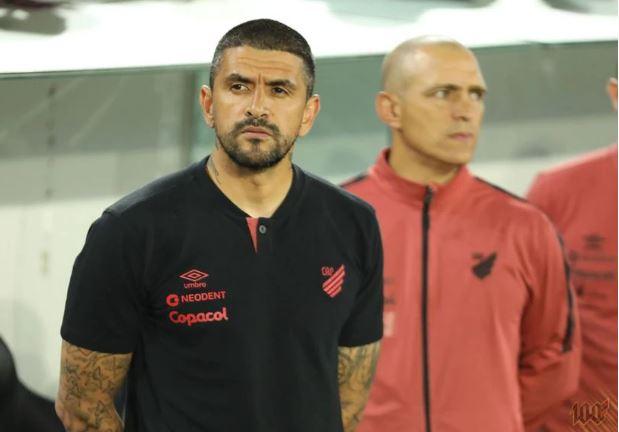 Lucho González e Juca Antonello repetem fracasso de 2022 no Ceará e são rebaixados com Athletico-PR