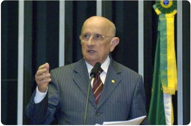 Morre Padre Zé Linhares, ex-deputado federal cearense, aos 94 anos