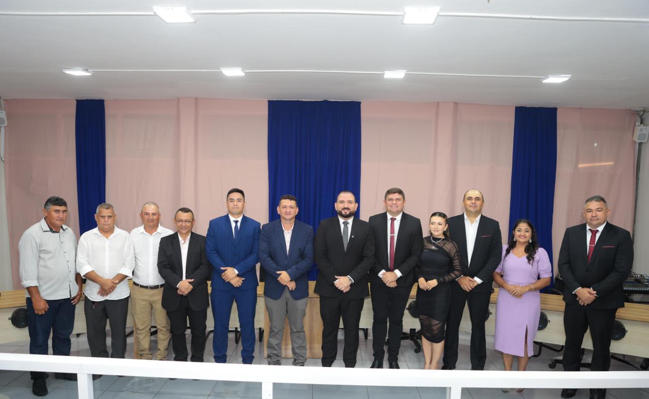 Prefeito, Adil Júnior, vice-prefeito Samuel Araújo e vereadores eleitos tomam posse em Quixelô