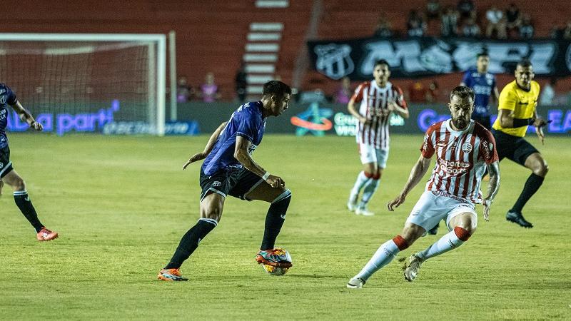 Sem brilho, Ceará é derrotado pelo Náutico na estreia do Nordestão