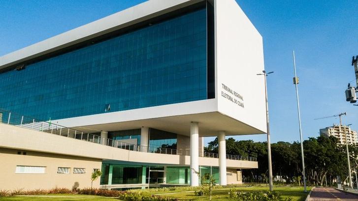 Sob risco de perder o mandato, ao menos 10 prefeitos no Ceará iniciam gestão na mira da Justiça; veja cidades