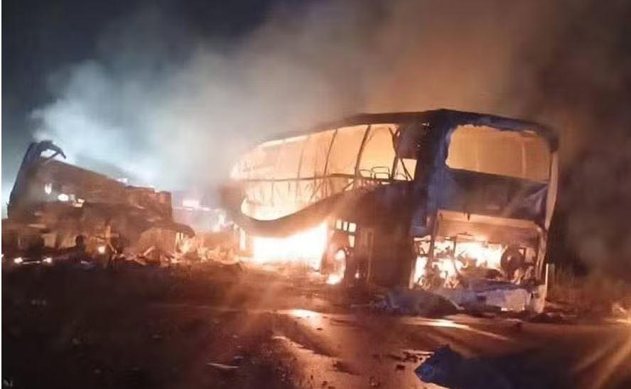 Acidente com ônibus e caminhão de carga deixa  41 mortos no sul do México