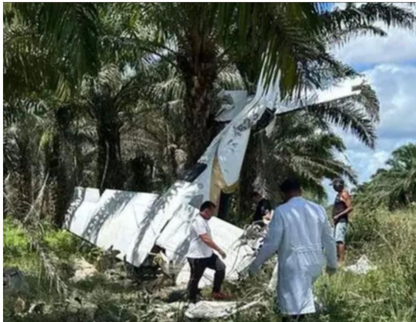 Avião de pequeno porte cai em plantação no Pará e deixa dois feridos