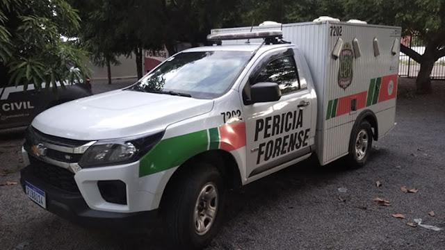 Homem é encontrado morto com facadas no pescoço e na barriga em Pedra Branca