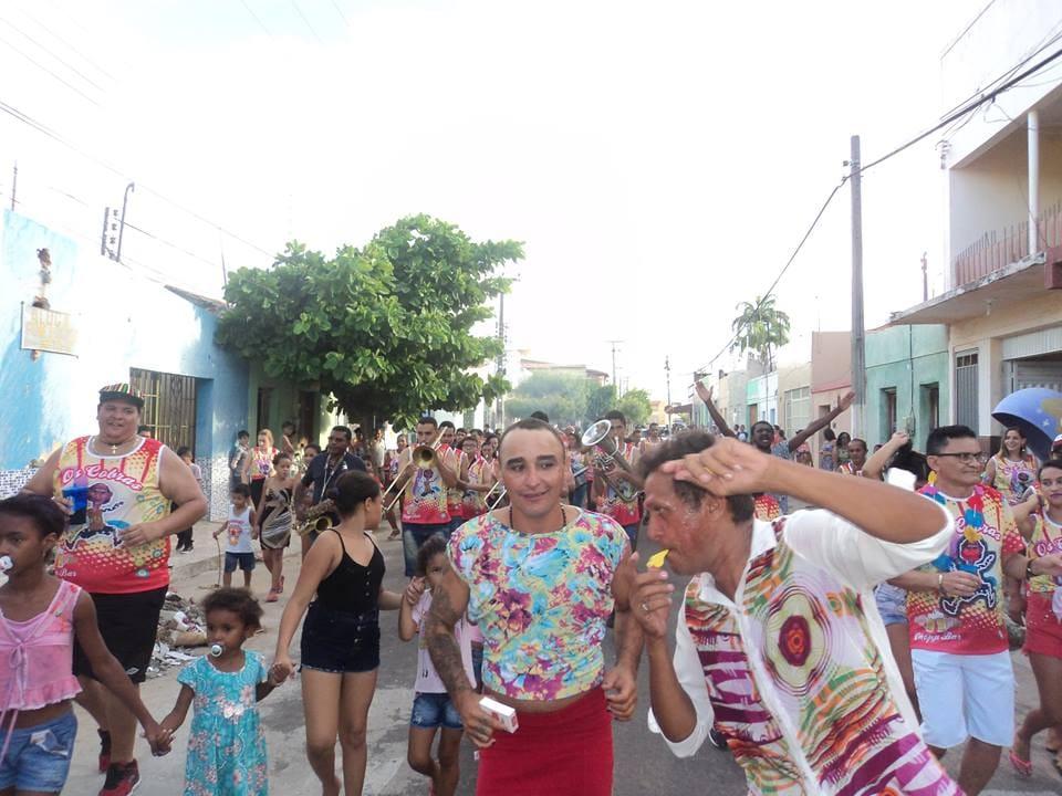 Iguatu receberá sábado um tradicional Carnaval para toda família com música e desfile de escola de samba na Praça da Matriz