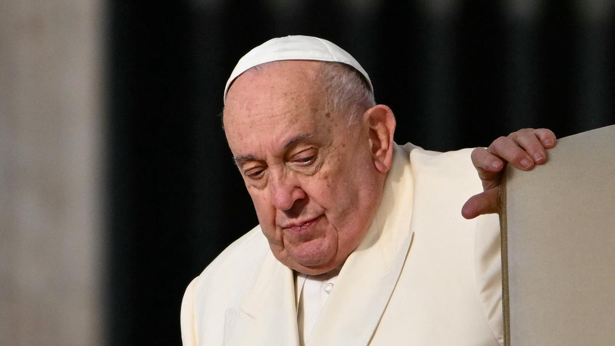 Papa Francisco 'dormiu bem' durante a noite, afirma Vaticano em comunicado