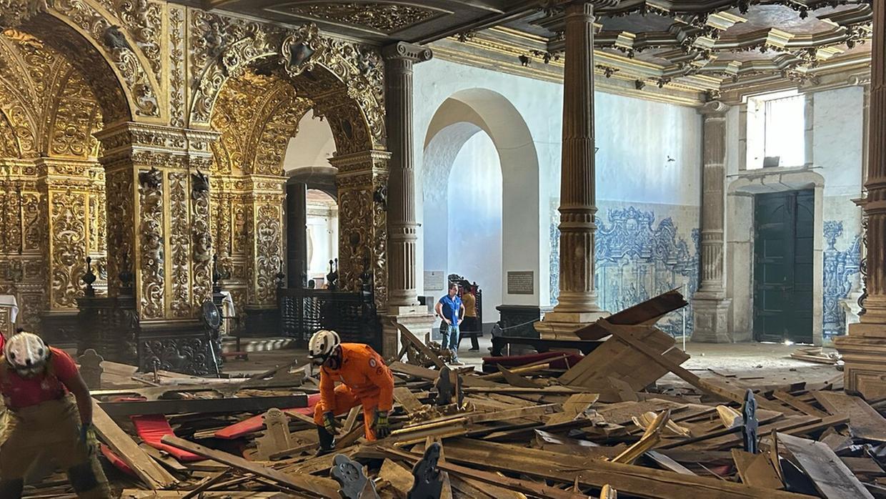 Teto de 'igreja de ouro' desaba em Salvador, mata uma pessoa e deixa seis feridas