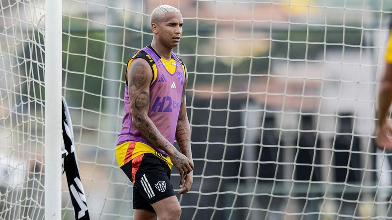 Deyverson é o novo reforço do Fortaleza; contrato vai até 2027