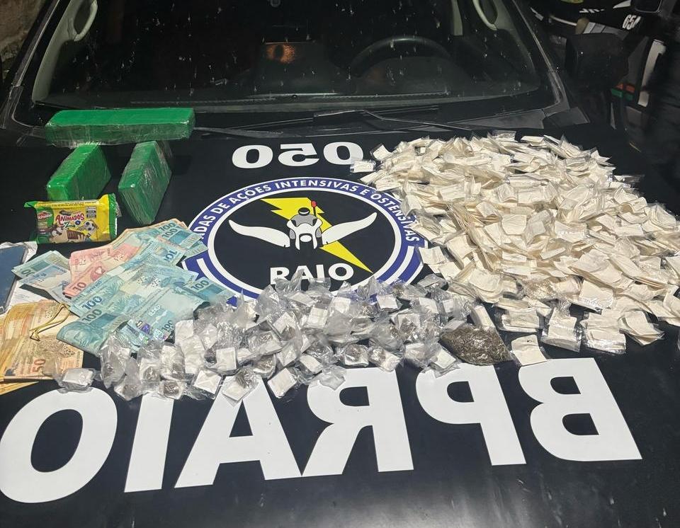 Polícia Militar do Ceará (PMCE) captura homem e apreende quase 3 kg de drogas em Mombaça