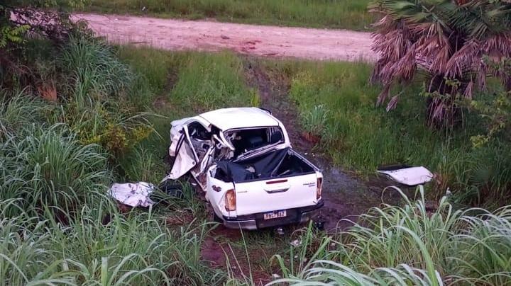 Quatro homens morrem em colisão com vaca e caminhão na CE-040, em Cascavel no Ceará