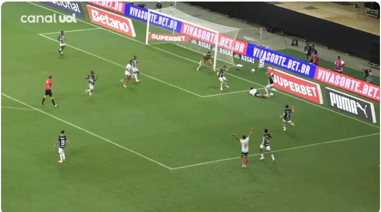 Com gol de pênalti polêmico nos acréscimos, Ceará perde para Bahia em Salvador pela Série A