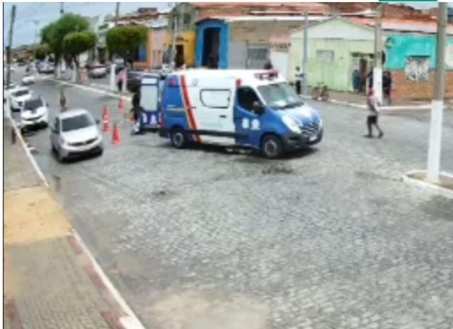 Homem furta celular de ambulância durante atendimento de acidente, em Aracati