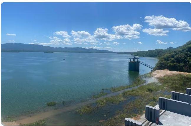 Segundo maior açude do Ceará, Orós volta a sangrar depois de 14 anos