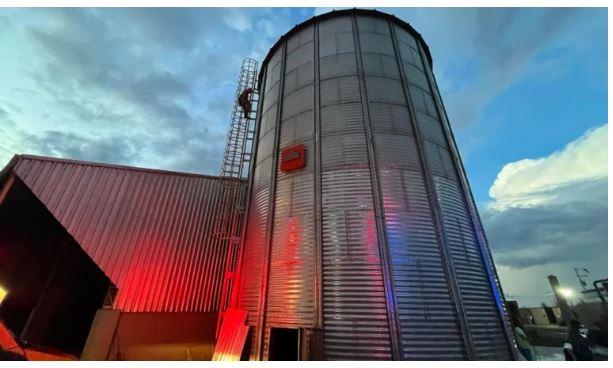 Trabalhador fica preso em silo de grãos e resgate dura 2 horas no Paraná