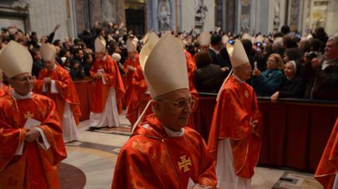 Conclave: veja horários das votações e quando primeira fumaça branca deve sair