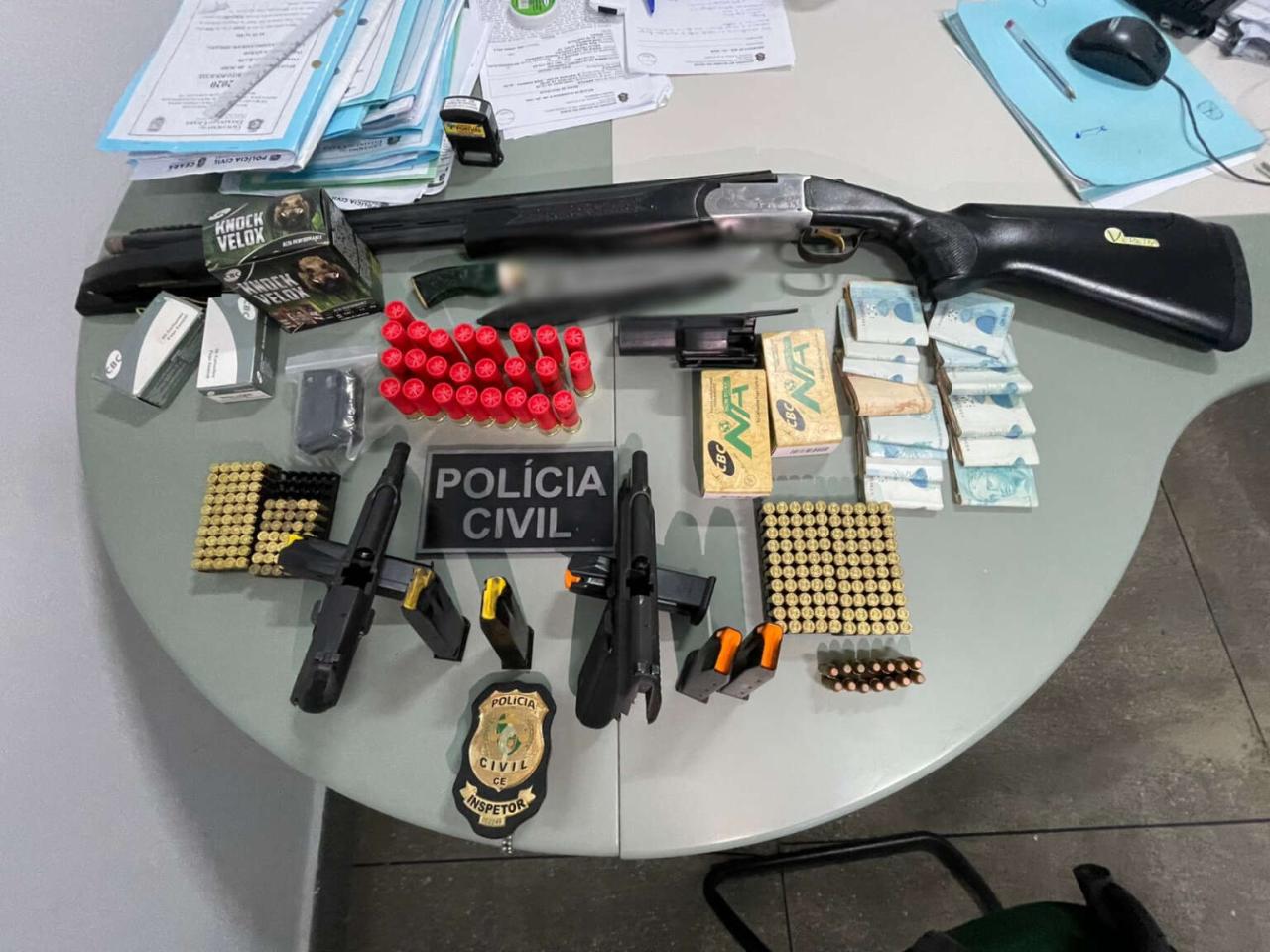 Em operação na Região Sul do Ceará, Polícia Civil cumpre cinco mandados de prisão e apreende armas de fogo e mais de 220 munições