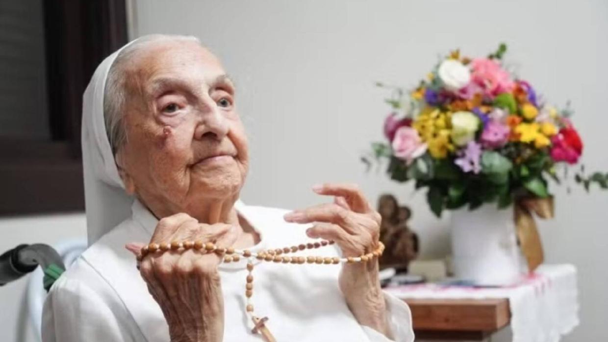 Morre, aos 116 anos, a freira brasileira Inah Canabarro, considerada a pessoa mais velha do mundo